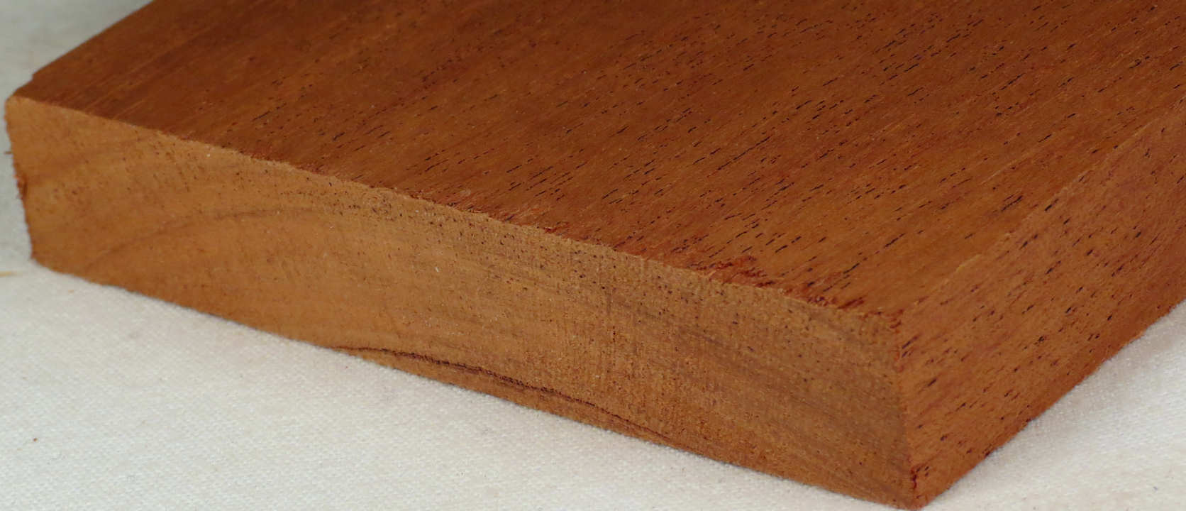 mahogany, african 13 end grain s50 plh.jpg